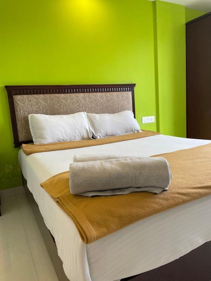 Hotel Temple Plaza Kochi Chottanikara Exterior foto