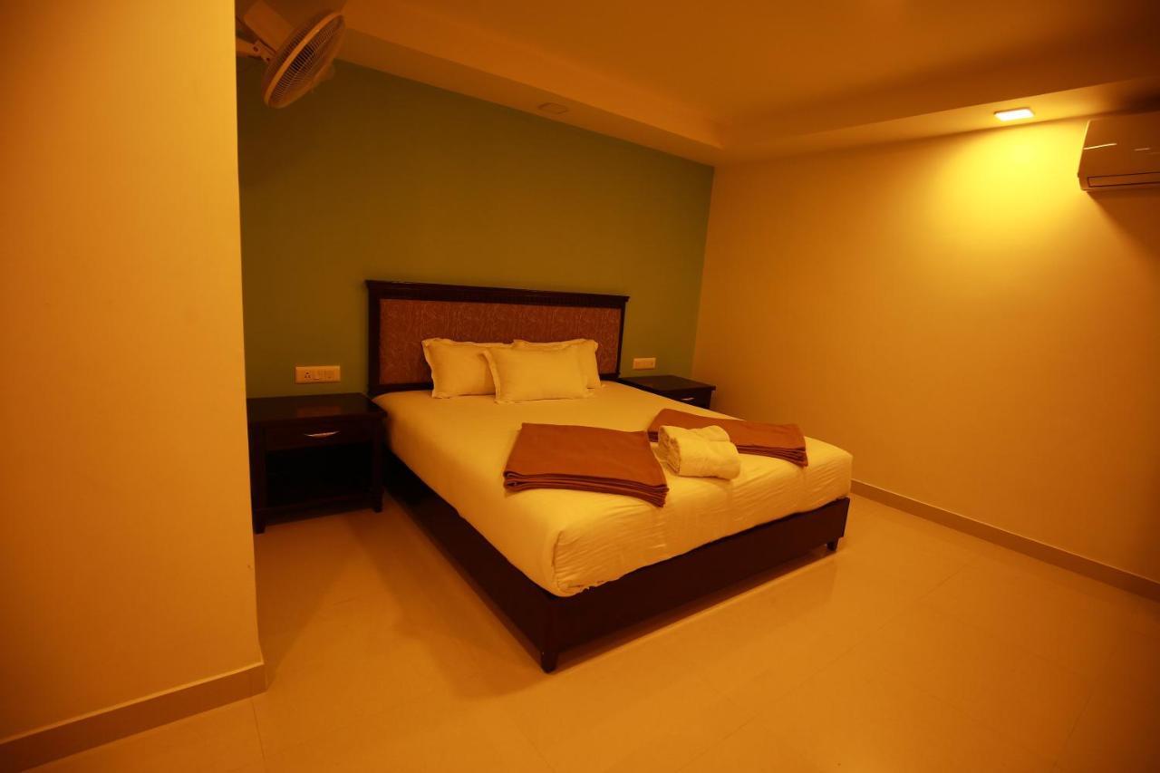 Hotel Temple Plaza Kochi Chottanikara Exterior foto